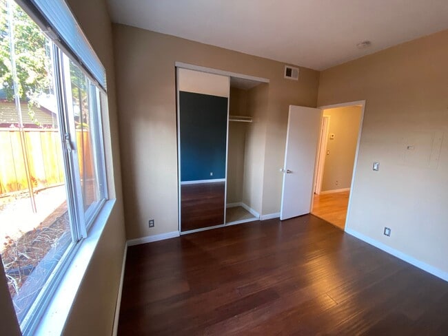 Building Photo - BLOSSOM VALLEY - Beautifully updated end u...