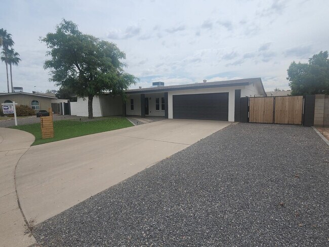 Building Photo - 2267 E Caballero Cir