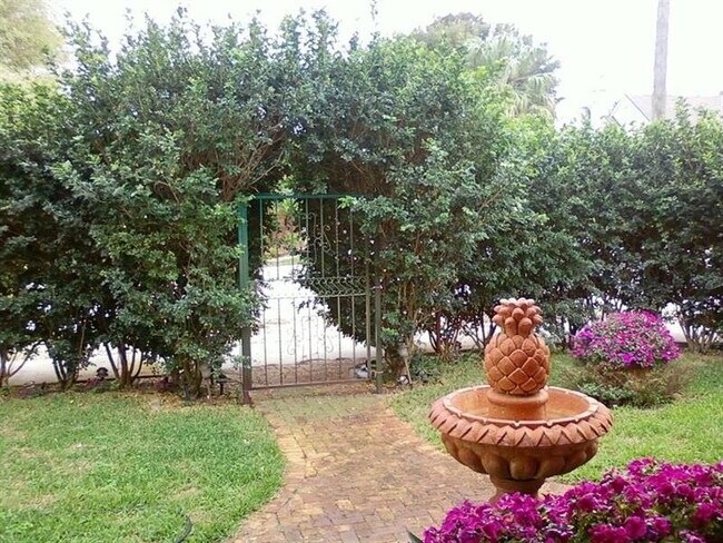 Primary Photo - 1501 NE 5th Ct