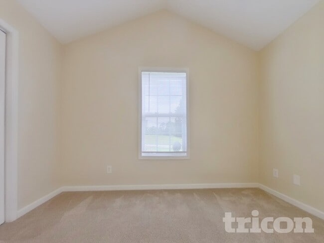 Building Photo - 20 Mattie Ln