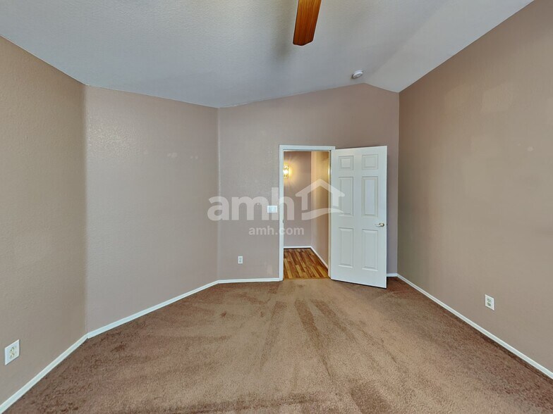 Building Photo - 11440 W Sheridan St