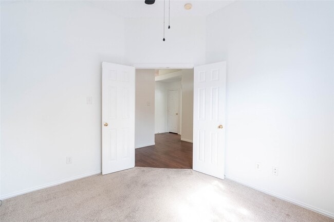 Building Photo - 904 Westminister Ave