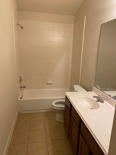 Building Photo - 21307 Bella Jess Dr