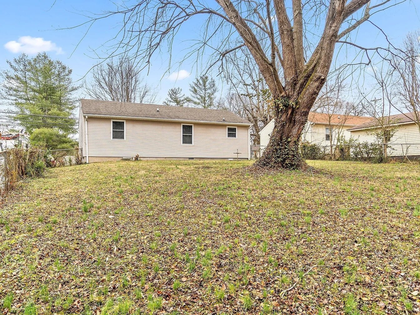 Building Photo - 214 Tobacco Rd