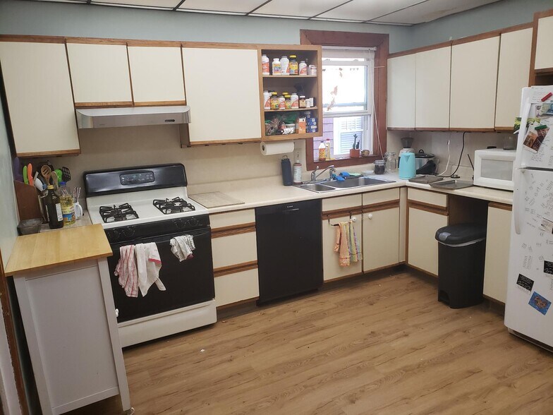 Kitchen - 80 Orchard St