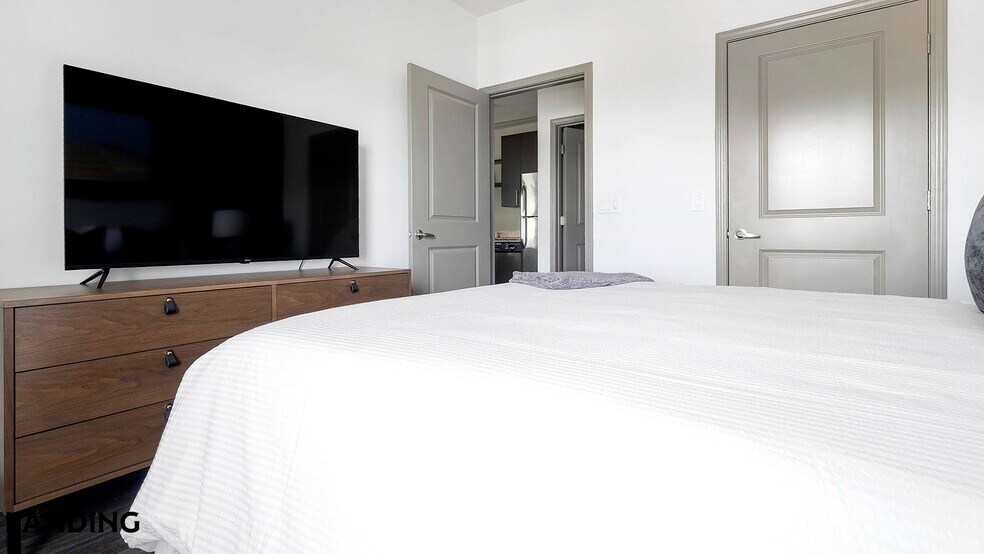 Building Photo - 11010 Northlake Landing Dr