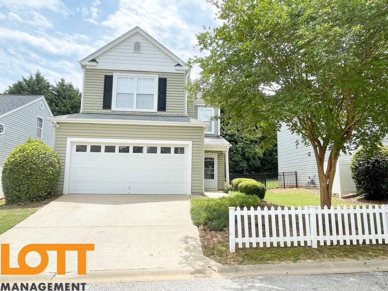 Primary Photo - 108 Pin Oak Ct