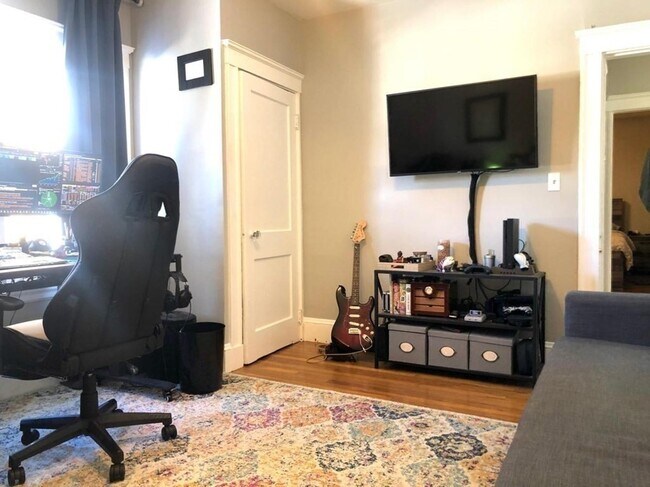 Building Photo - 54 Lothrop St