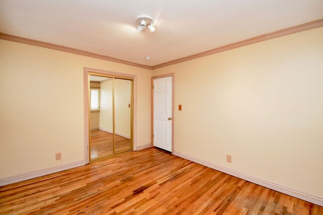 Building Photo - Great Three Bedroom Home in Cottonwood Heights!!!