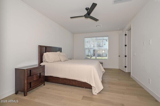 Building Photo - 11300 N Casa Dega Dr