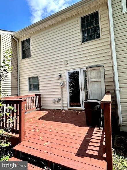 Building Photo - 504 Tudor Dr