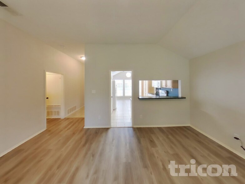 Building Photo - 757 Dema Ln