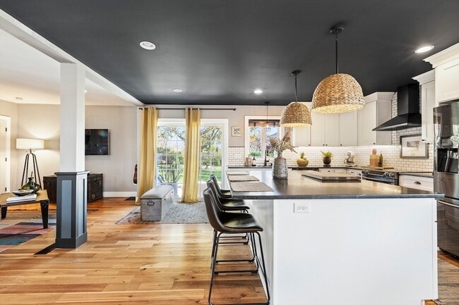 Building Photo - 119 Sycamore St