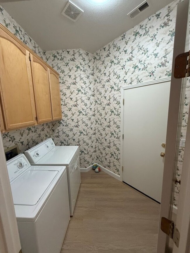 Building Photo - Gated Unique Remodeled 3 Bedroom w/ Golf Course Views in Rancho Solano