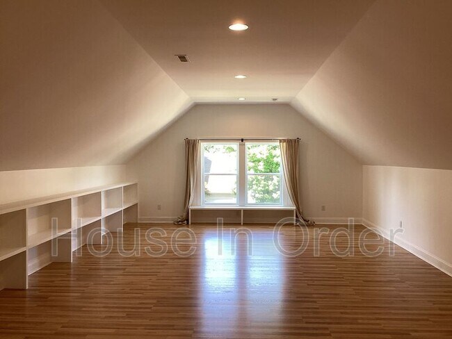 Building Photo - 49 White Ash Dr
