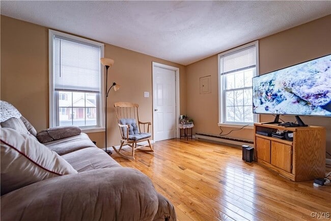 Building Photo - 102-104-104 N Helmer Ave