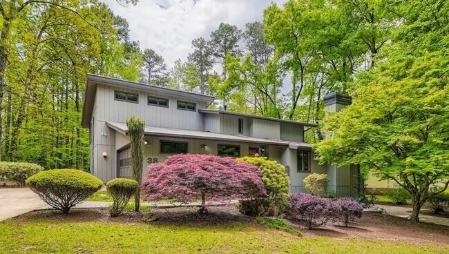Primary Photo - 38 Argyll Dr