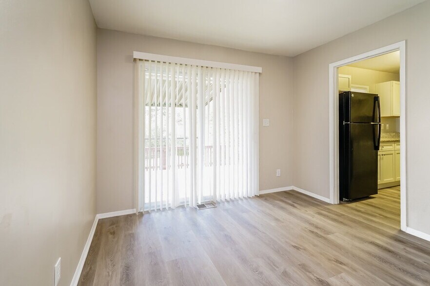 Building Photo - 367 Lady Guinevere Way