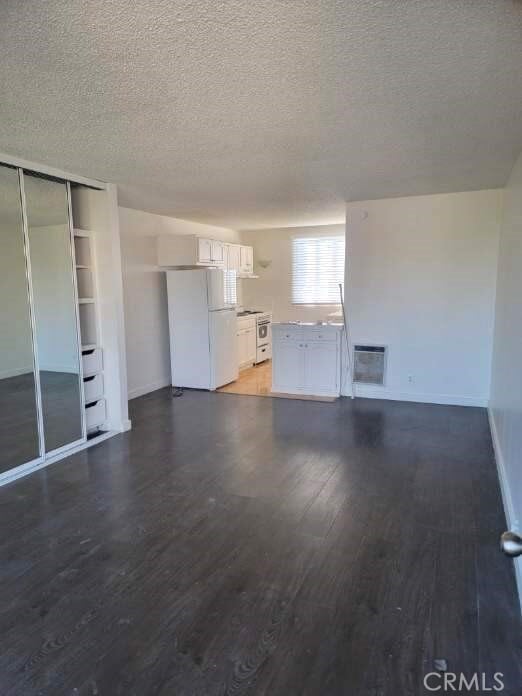 Building Photo - 620 Illinois Ct