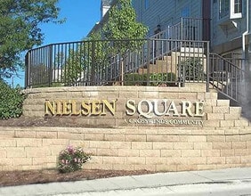 Building Photo - 1021 Maiden Ln