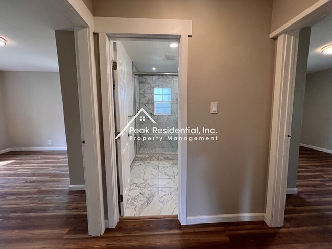 Building Photo - Updated Sacramento 2bd/1ba House Near UCD!