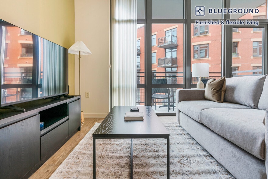 Primary Photo - 1128 N Irving St