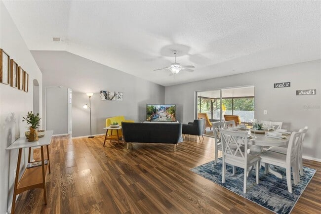 Building Photo - 7694 Indian Ridge Trail S