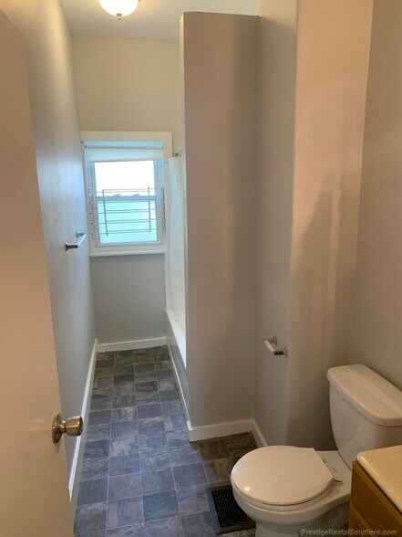 Building Photo - 6 Walk Hill St