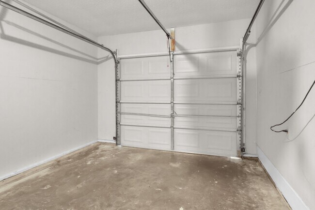 Building Photo - 512 Pointer Ln