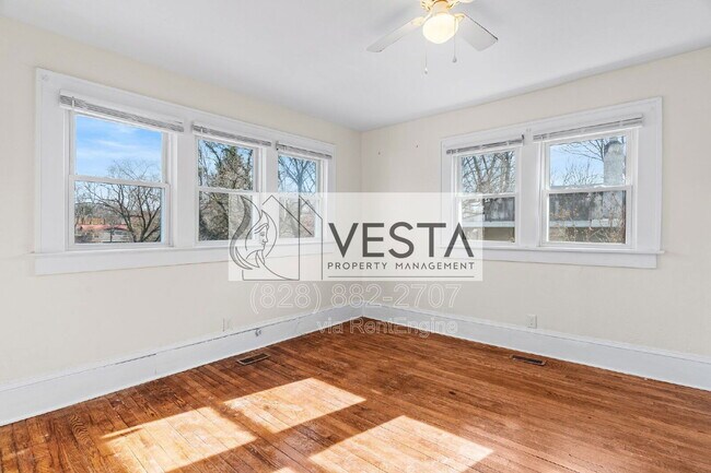 Building Photo - 114 Richmond Ave