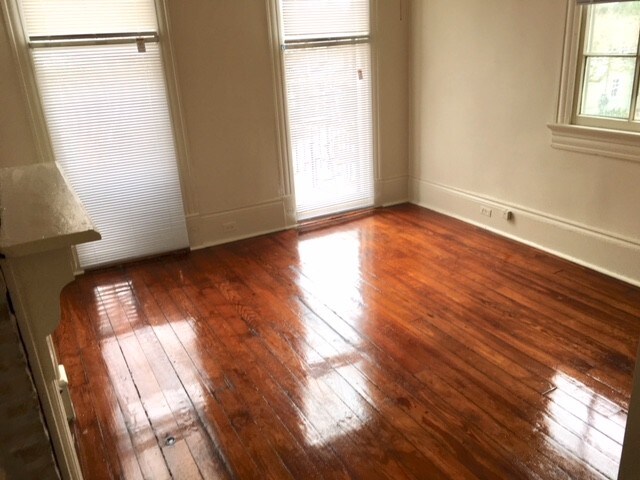 BEDROOM LARGE WINDOWS - 8205 Freret St