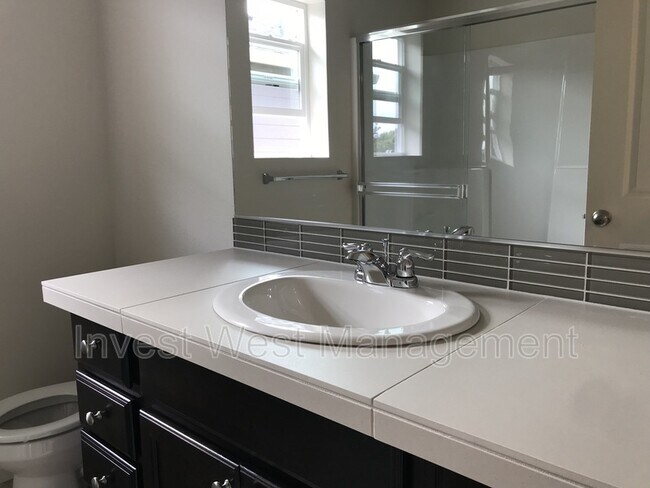 Building Photo - 13114 NE 56th Cir