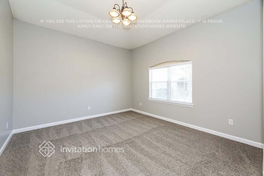 Building Photo - 13743 Devan Lee Dr E