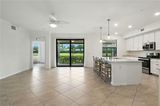 Primary Photo - 12039 Hawthorn Lake Dr