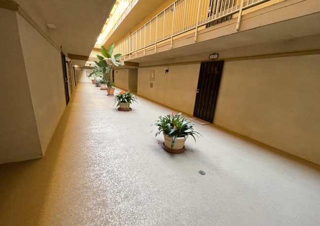 Building Photo - 4082 Valeta St