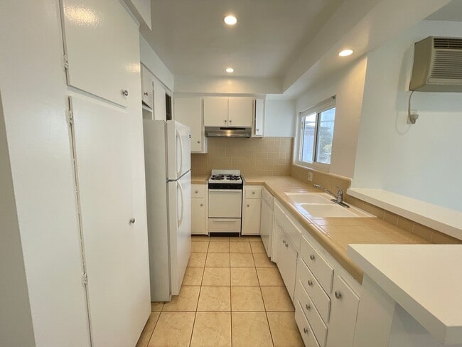 Interior Photo - 3821 Wasatch Ave