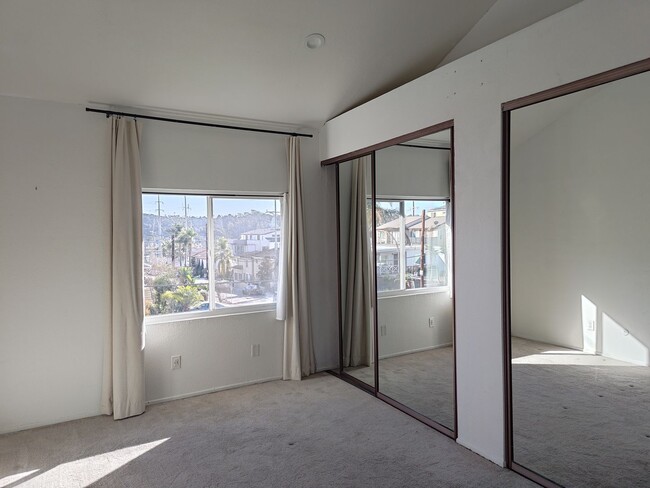 Building Photo - Bright and Remodeled 2 Bed 2.5 Bath Townho...