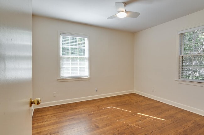 Building Photo - 695 Berry Rd