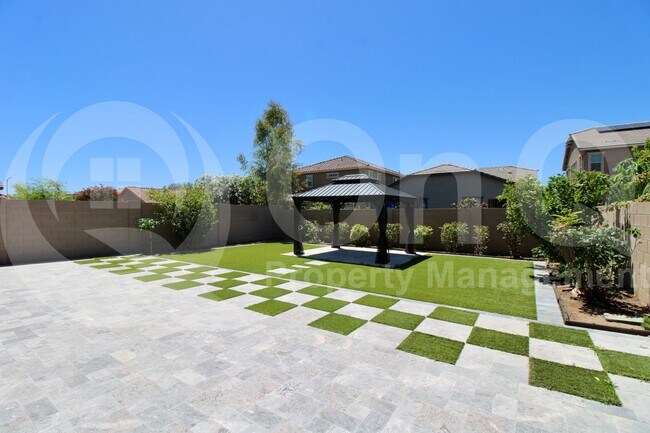 Building Photo - 5353 W Desert Hollow Dr