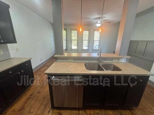 Building Photo - 1806 DeKalb Ave NE