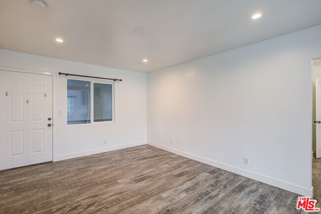 Building Photo - 4309 W Adams Blvd