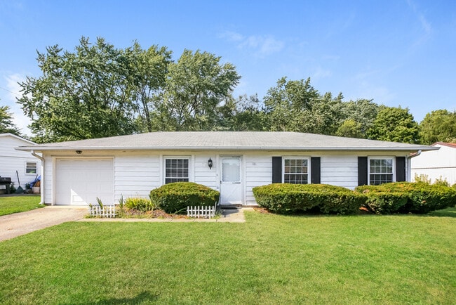 Building Photo - 631 Holiday Dr