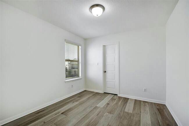 Building Photo - 216 Iron Rail Rd