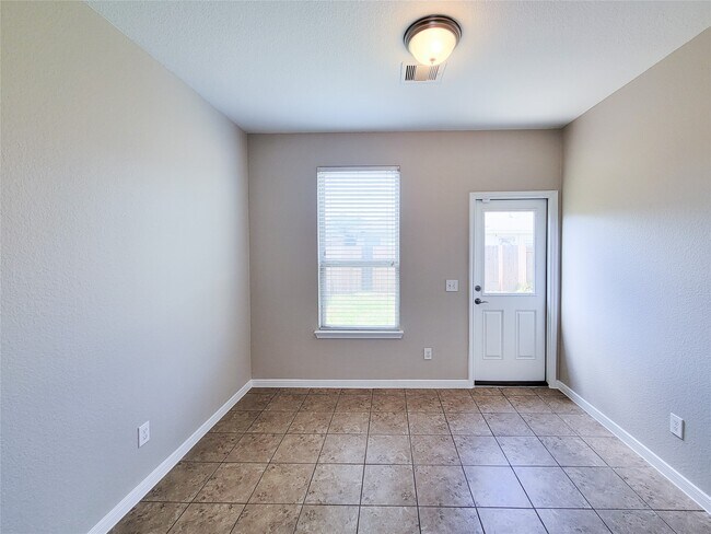 Building Photo - 6535 Dayridge Ln