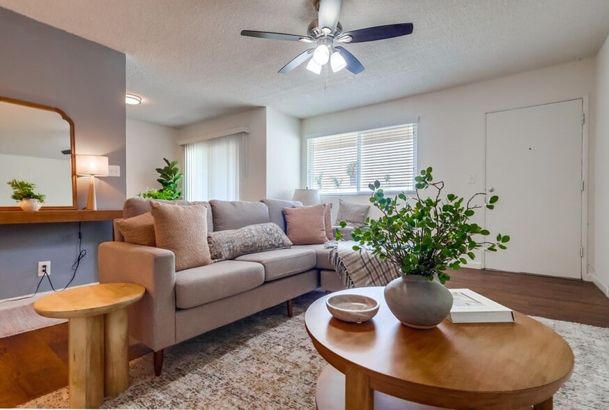 Building Photo - Classic 2-Story Building in Park Mesa Heig...