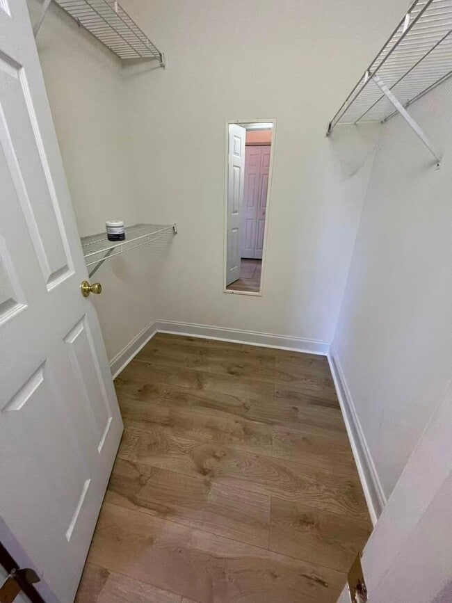 Building Photo - 10024 Birch Pl