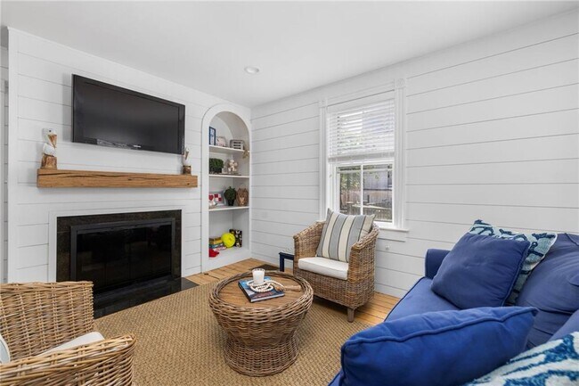 Building Photo - 36 Second St