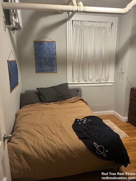 Building Photo - 583 Beacon St