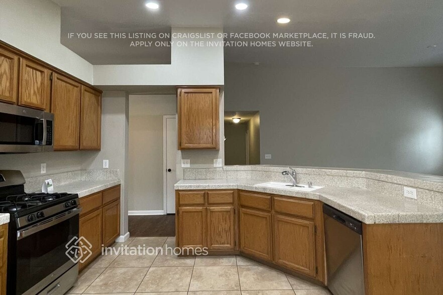 Building Photo - 1985 Rapid Falls Dr