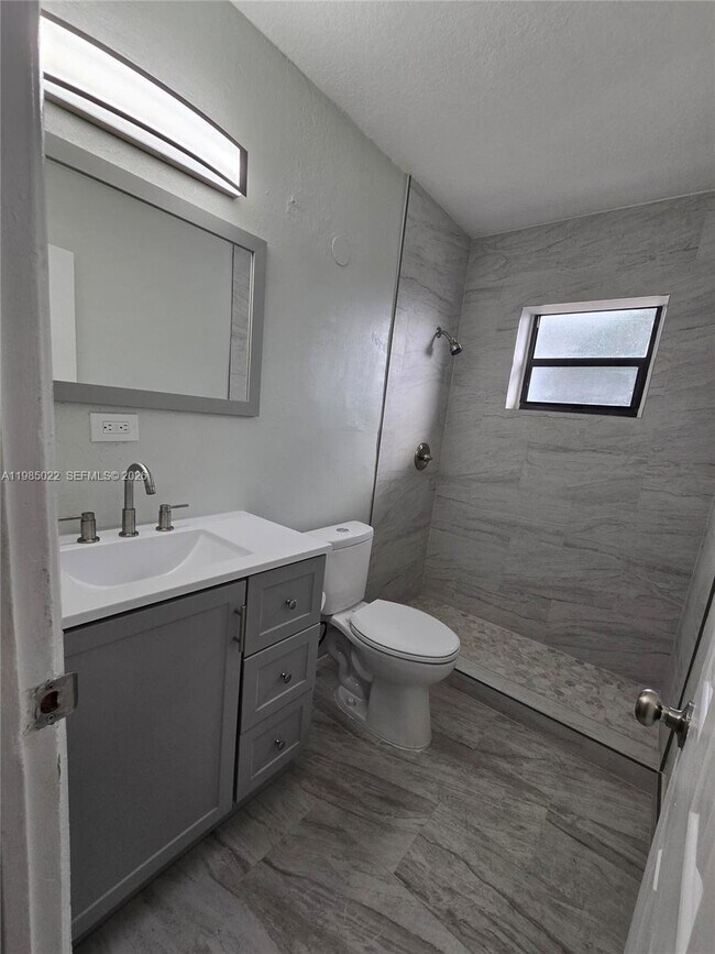 Building Photo - 280 NW 31st Ave